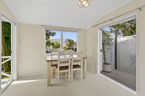 Photo of property in 11 Te Ngaere Place, Merrilands, New Plymouth, 4312