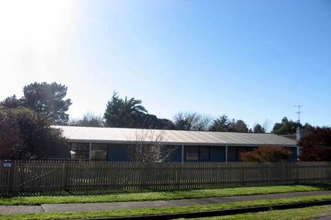 Photo of property in 1 Hilton Road, Carterton, 5713