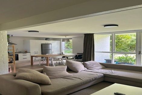 Photo of property in 141 Churton Drive, Churton Park, Wellington, 6037