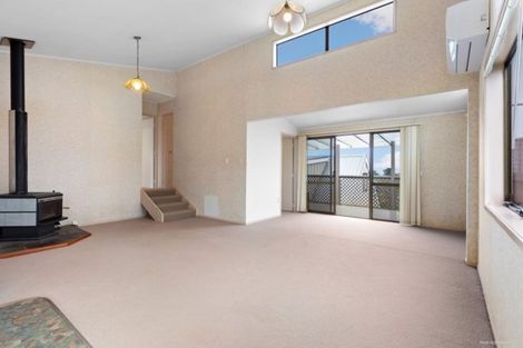 Photo of property in 51 Hobsonville Road, West Harbour, Auckland, 0618