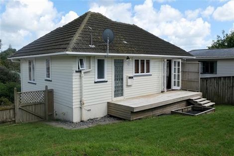 Photo of property in 13 Glen Marine Parade, Glendene, Auckland, 0602