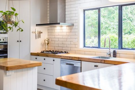 Photo of property in 1153 Paekakariki Hill Road, Paekakariki Hill, Porirua, 5381