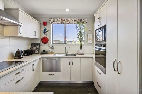Photo of property in Waterview Estate, 1/4 Greystone Place, Omokoroa, 3114