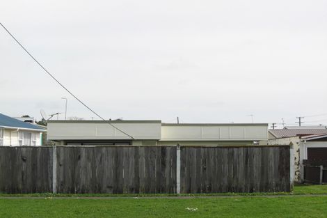 Photo of property in 69 Domett Street, Waitara, 4320