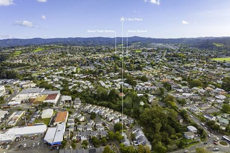 Photo of property in 1 Sun Place, Henderson, Auckland, 0612