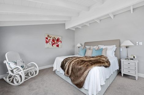 Photo of property in 9 Craig Road, Milford, Auckland, 0620