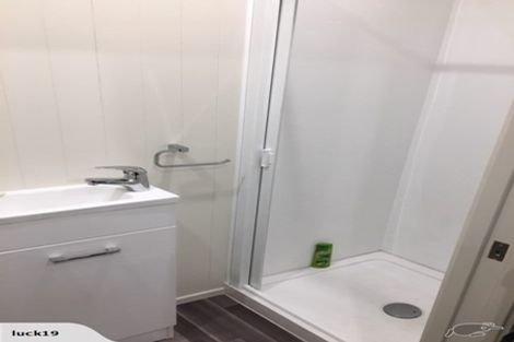 Photo of property in 28 Golf Road, New Lynn, Auckland, 0600