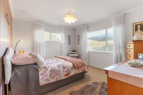 Photo of property in 26 Palmcrest Grove, Highland Park, Auckland, 2010