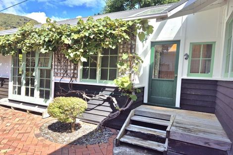 Photo of property in 403 Muritai Road, Eastbourne, Lower Hutt, 5013