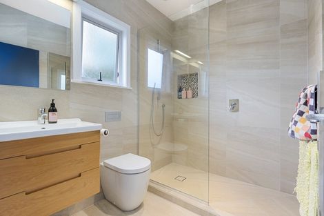 Photo of property in 9 Oban Road, Browns Bay, Auckland, 0630