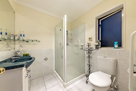 Photo of property in 1 Kumar Place, The Gardens, Auckland, 2105