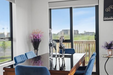 Photo of property in 13 Ngakau Road, Karaka, 2113