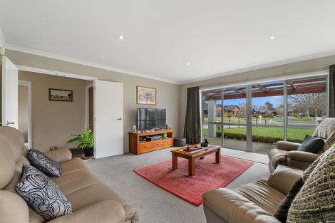 Photo of property in 16 Holden Avenue, Holdens Bay, Rotorua, 3010