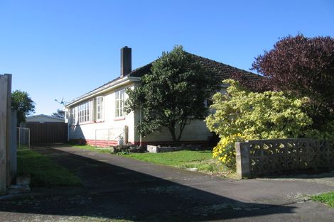 Photo of property in 17 Esk Street, Roslyn, Palmerston North, 4414