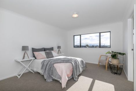 Photo of property in 8 Bosun Place, Te Atatu Peninsula, Auckland, 0610