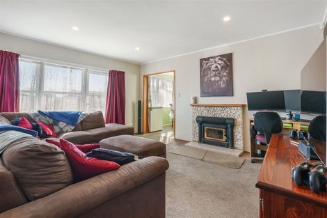 Photo of property in 99 Cargill Street, Papakura, 2110