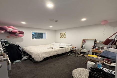 Photo of property in 70 Kelburn Parade, Kelburn, Wellington, 6012