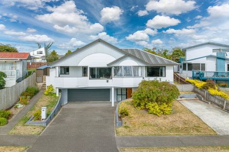 Photo of property in 66 Saint James Street, Richmond Heights, Taupo, 3330