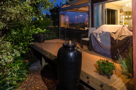 Photo of property in 5a Bernleigh Terrace, West Harbour, Auckland, 0618