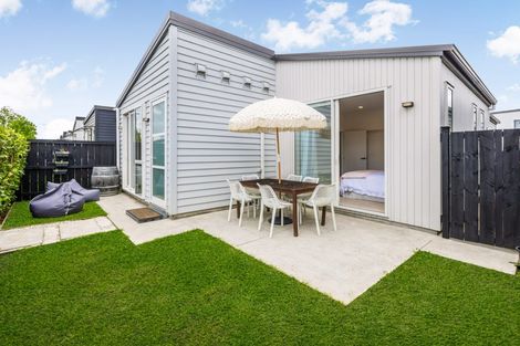 Photo of property in 16 Swamp Kauri Grove, Papakura, 2110