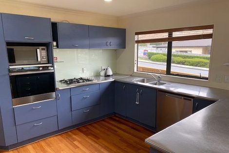 Photo of property in 5 Melksham Drive, Churton Park, Wellington, 6037