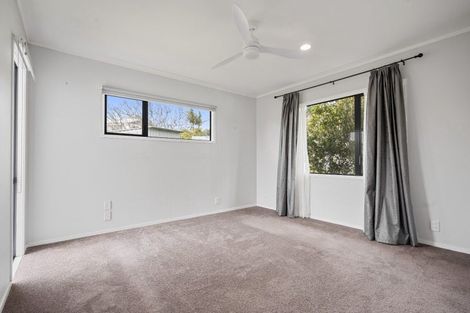 Photo of property in 4a Barron Drive, Green Bay, Auckland, 0604