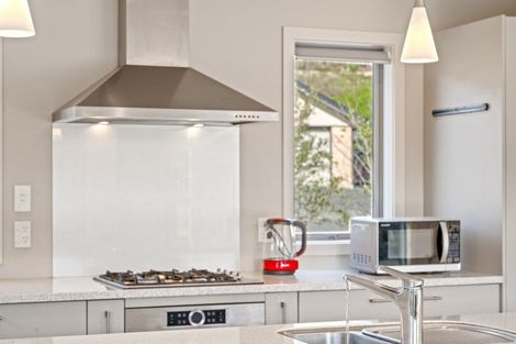 Photo of property in 4 Weka Place, Picton, 7220