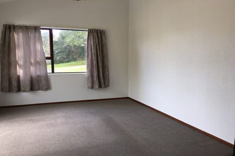 Photo of property in 21 Finn Place, Totara Vale, Auckland, 0629