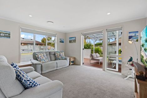 Photo of property in 65 Carrington Drive, Papamoa Beach, Papamoa, 3118