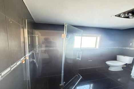 Photo of property in 1/15 Roseberry Avenue, Birkenhead, Auckland, 0626