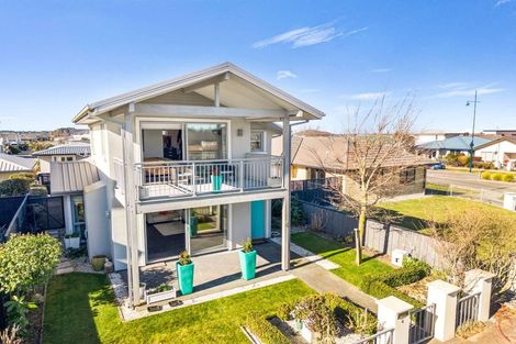 Photo of property in 4 Solander Road, Pegasus, 7612