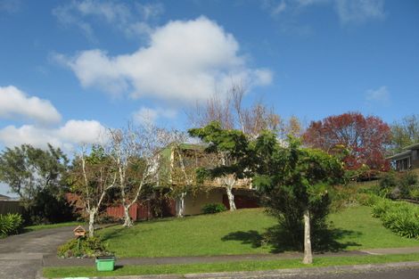 Photo of property in 25 Downsview Road, Pakuranga Heights, Auckland, 2010