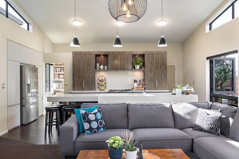 Photo of property in 5/454 Stoney Creek Road, Kelvin Grove, Palmerston North, 4470