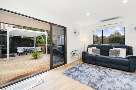 Photo of property in 2/14 Windy Ridge Road, Glenfield, Auckland, 0629