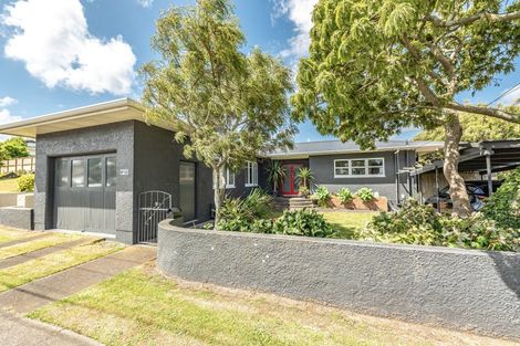 Photo of property in 10 Great North Road, Saint Johns Hill, Whanganui, 4500