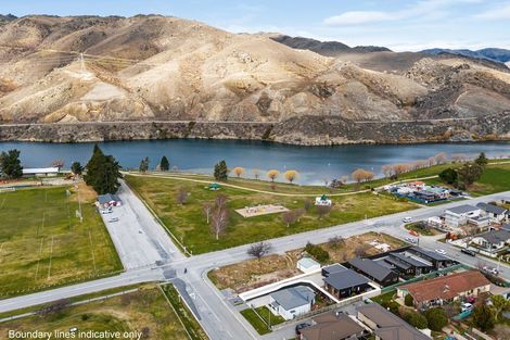 Photo of property in 8 Neplusultra Street, Cromwell, 9310