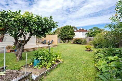 Photo of property in 13 Kereru Place, Half Moon Bay, Auckland, 2012