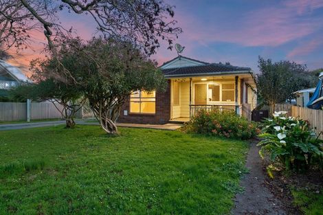 Photo of property in 21 Rountree Place, Conifer Grove, Takanini, 2112