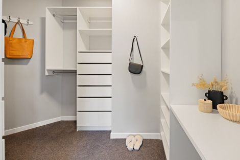 Photo of property in 82 Grey Street, Cambridge, 3434