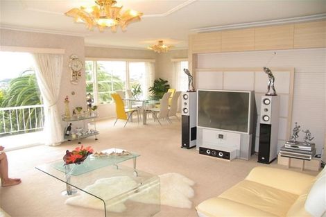 Photo of property in 9 Chelsea View Drive, Chatswood, Auckland, 0626