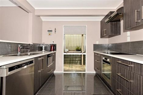 Photo of property in 2/44 Lilburn Crescent, Massey, Auckland, 0614