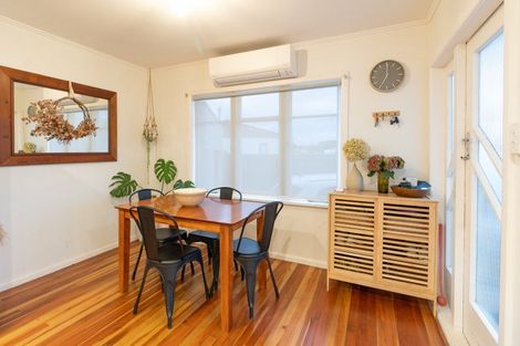 Photo of property in 7 Nicholson Street, Mayfair, Hastings, 4122