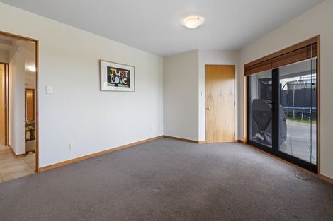 Photo of property in 33 Ruapehu Drive, Fitzherbert, Palmerston North, 4410