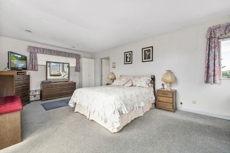 Photo of property in 28 Oceanbeach Road, Mount Maunganui, 3116