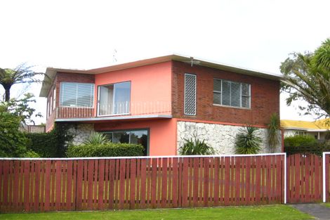 Photo of property in 8 Wallace Place, Westown, New Plymouth, 4310