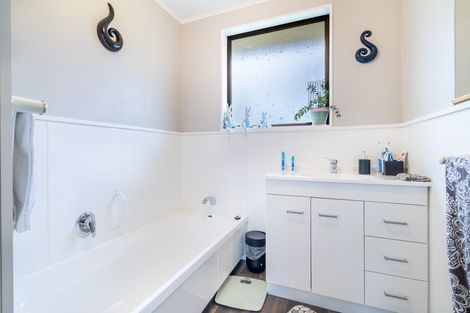 Photo of property in 2 Hamilton Avenue, Winton, 9720