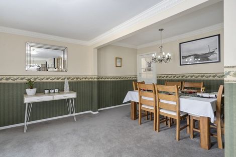 Photo of property in 33 Peel Place, Wainuiomata, Lower Hutt, 5014