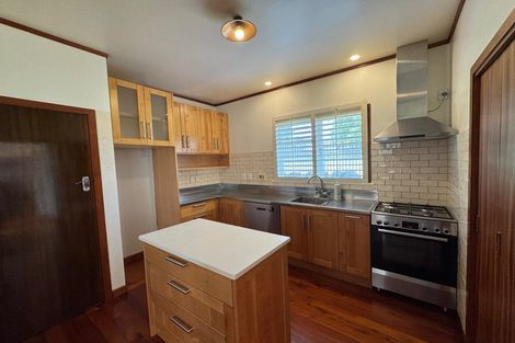 Photo of property in 41 Queensway, Three Kings, Auckland, 1024