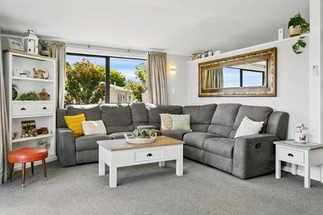 Photo of property in 76 Richmond Avenue, Richmond Heights, Taupo, 3330