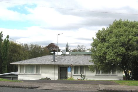 Photo of property in 17 Kelwyn Road, Kelston, Auckland, 0602